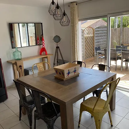 Entre Plage Et Marais Holiday home
